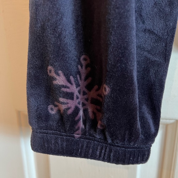 COZIE✨2 Pc PJ Set -Navy Blue Velour Background w Colorful Snowflakes- Hoodie Top - Picture 9 of 12